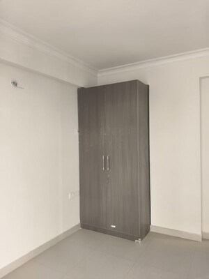 Room in 3.5 BHK Apartment at Pareena The Elite Residences, Sector 99 – for Rent