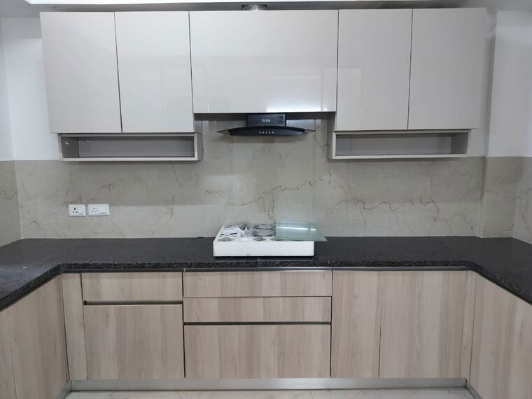 Kitchen, smart-world-orchard 2.5 Bedroom 1185 Sq.Ft. Apartment In Sector 61 Gurgaon 10355603