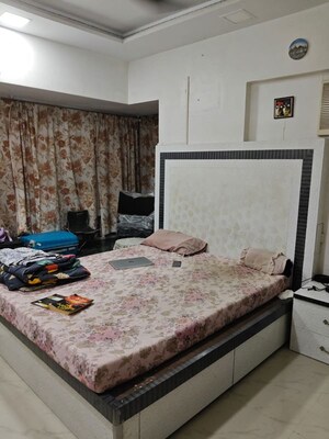 Bedroom in 2 BHK Apartment at Awesome Heights, Andheri East – for Rent