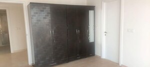 Room in 3 BHK Apartment at DLF Regal Gardens, Sector 90 – for Rent