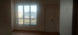 Room in 3 BHK Apartment at DLF Regal Gardens, Sector 90 – for Rent