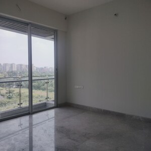 Room in 2 BHK Apartment at HDIL Metropolis Residences, Andheri West – for Rent