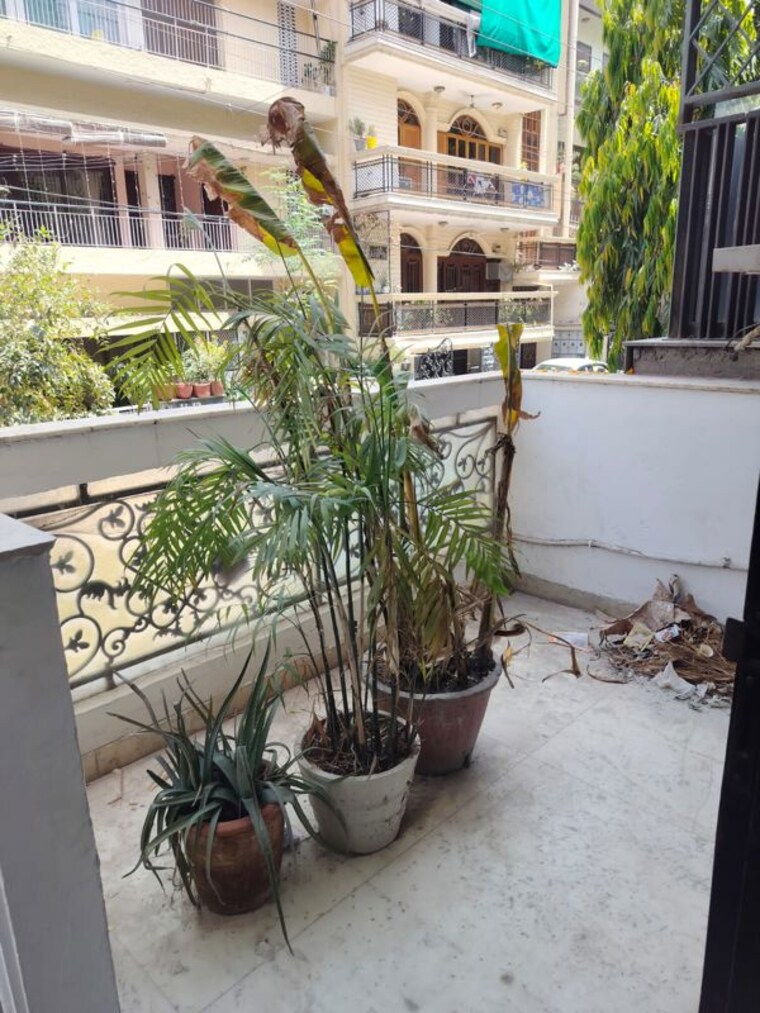Balcony, green park 3 Bedroom 1800 Sq.Ft. Builder Floor In Green Park Delhi 10355669