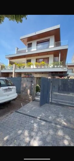 6+ BHK + Pooja Room,Servant Room,Study Room,Extra Room,Store Room Independent House For Sale in Sector 70