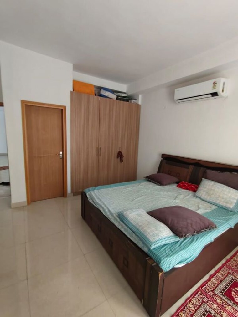 Bedroom, ss-linden 4 Bedroom 2800 Sq.Ft. Builder Floor In Sector 84 Gurgaon 10355677