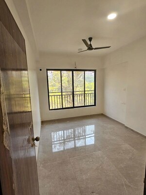 Room in 3 BHK Apartment at Sabari Mira, Chembur – for Rent