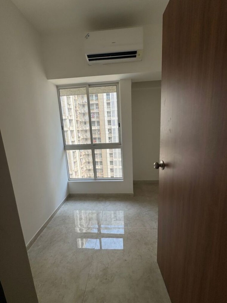Room, courtyard-by-narang-realty-and-the-wadhwa-group 2 Bedroom 830 Sq.Ft. Apartment In Pokhran Road No Two Thane 10355688