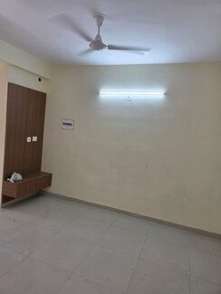 2 BHK Apartment For Rent in Pyramid Midtown