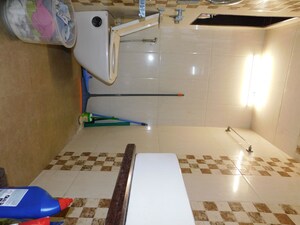 Bathroom in 5 BHK Apartment at Chembur – for Rent