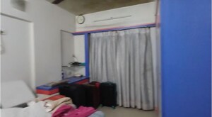 Bedroom in 5 BHK Apartment at Bholenath Mukti Apartments, Chembur – for Rent
