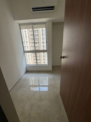Room in 2 BHK Apartment at Courtyard by Narang Realty and The Wadhwa Group, Pokhran Road No Two – for Rent
