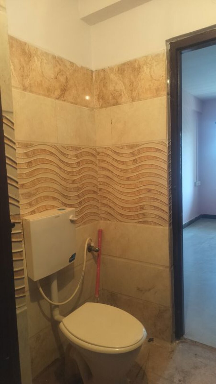 Bathroom, banjara hills 3 Bedroom 1400 Sq.Ft. Apartment In Banjara Hills Hyderabad 10355749