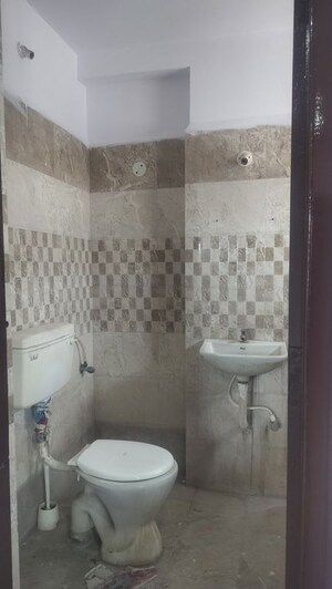 Bathroom in 3 BHK Apartment at Banjara Hills – for Rent