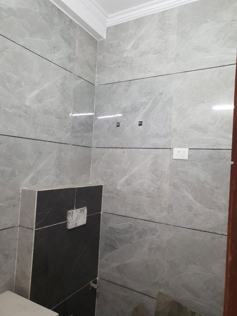 Bathroom, bptp-centra-one 3 Bedroom 250 Sq.Yd. Builder Floor In Sector 61 Gurgaon 10355789