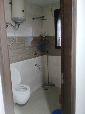 Bathroom in 1 BHK Builder Floor at Sector 46 – for Rent