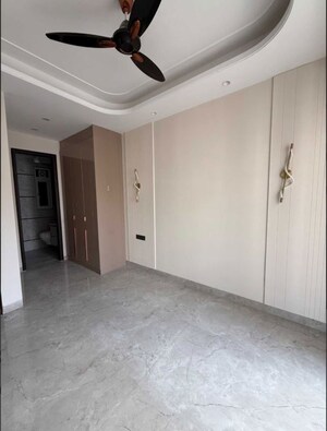 Room in 3 BHK Builder Floor at Anant Raj Ashok Estate, Sector 63a – for Rent