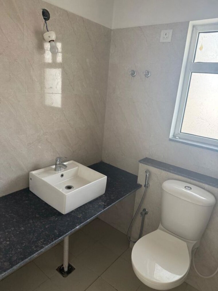Bathroom, sushma-grande-nxt 3 Bedroom 1475 Sq.Ft. Apartment In Lohgarh Zirakpur 10355796