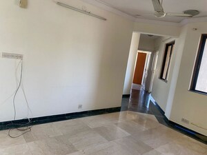Room in 2 BHK Apartment at Hiranandani Gardens Valencia, Powai – for Rent
