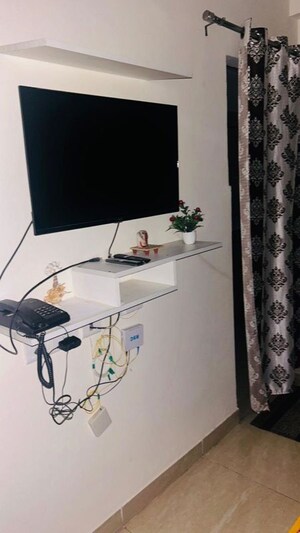 Team Area in 1 RK Apartment at Gaur City 2 - 14th Avenue, Sector 16c Greater Noida – for Rent