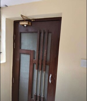 Room in 2 BHK Builder Floor at Sector 45 – for Rent