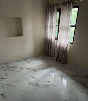 Room in 2 BHK Builder Floor at Sector 45 – for Rent