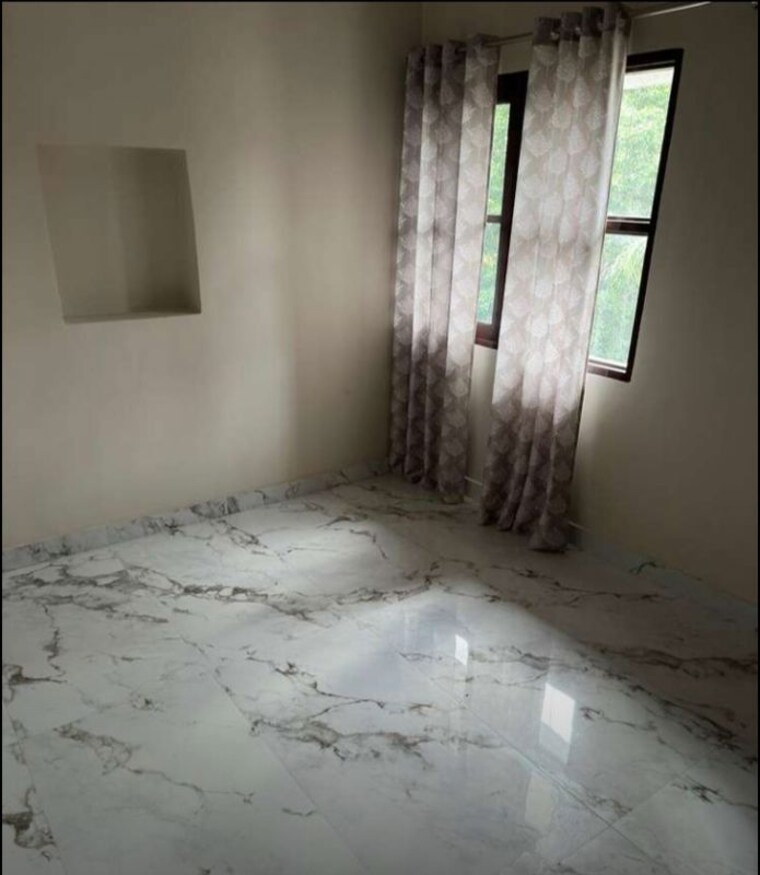 Room, sector 45 2 Bedroom 1000 Sq.Ft. Builder Floor In Sector 45 Chandigarh 10355879
