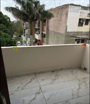Balcony in 2 BHK Builder Floor at Sector 45 – for Rent