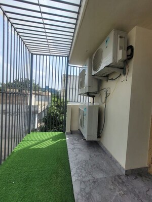Balcony in 3 BHK Builder Floor at Ansal Sushant Lok I, Sector 43 – for Rent
