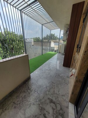 Balcony in 3 BHK Builder Floor at Ansal Sushant Lok I, Sector 43 – for Rent