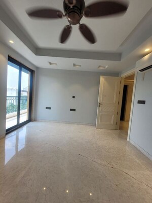 Room in 3 BHK Builder Floor at Ansal Sushant Lok I, Sector 43 – for Rent
