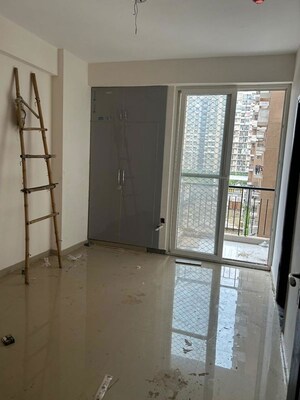 Room in 2 BHK Apartment at JNC The Park, Sector 16c Greater Noida – for Rent