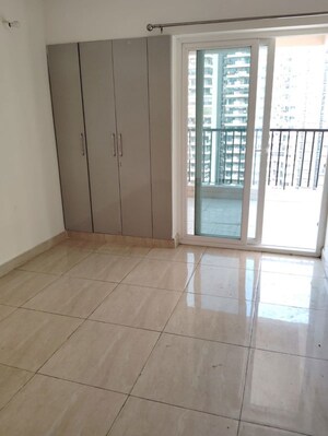 Room in 2 BHK Apartment at JNC The Park, Sector 16c Greater Noida – for Rent