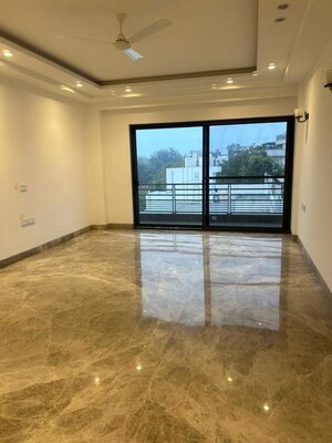 Room in 4 BHK Builder Floor at Vasant Vihar – for Sale