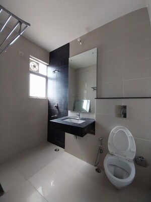 Bathroom in 3 BHK Apartment at Emaar Emerald Floors Premier, Sector 65 – for Rent