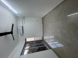 Furnished Amenities in 2 BHK Apartment at Borivali East – for Rent
