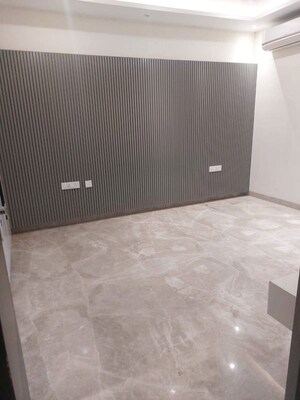 Room in 3 BHK Apartment at Saket – for Rent