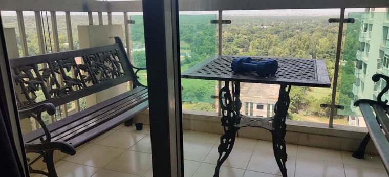 Balcony, ansal-valley-view-estate 3 Bedroom 1350 Sq.Ft. Apartment In Gwal Pahari Gurgaon 10355962