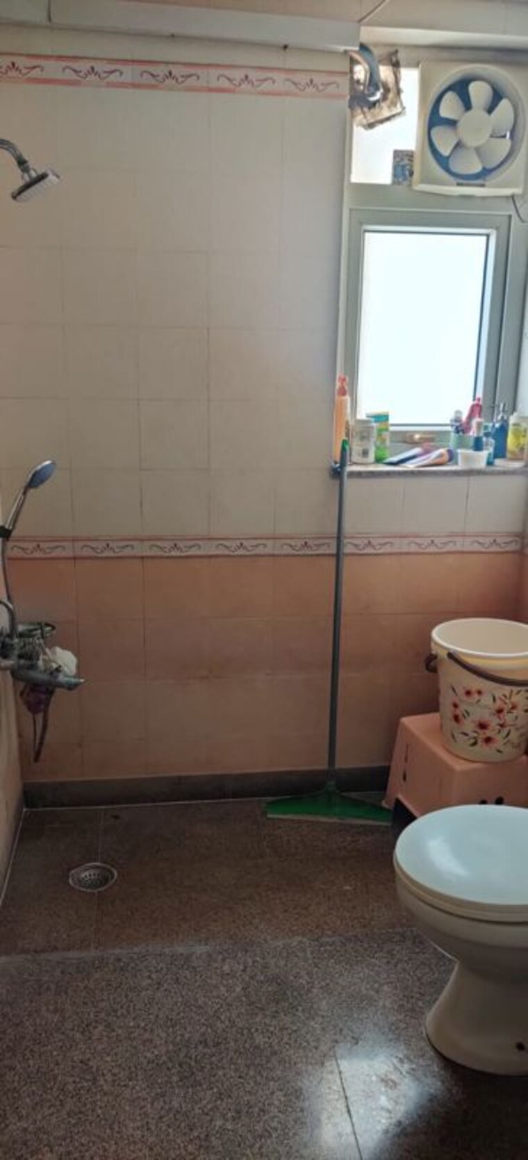 Bathroom, ansal-valley-view-estate 3 Bedroom 1350 Sq.Ft. Apartment In Gwal Pahari Gurgaon 10355962