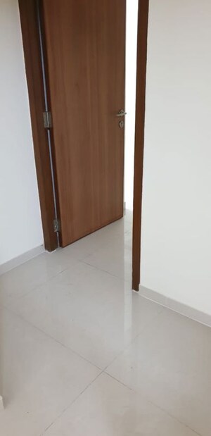 Room in 2 BHK Apartment at Godrej Prime, Chembur – for Rent