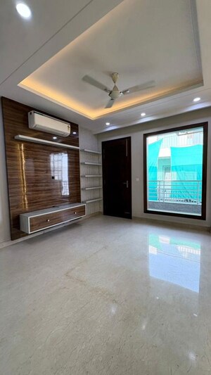 Room in 3 BHK Builder Floor at Ansal Plaza Gurgaon, Palam Vihar – for Rent