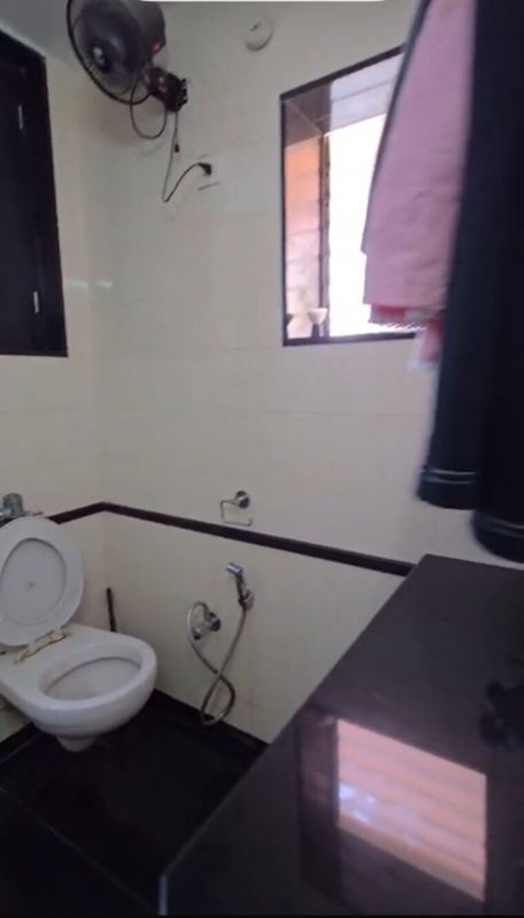Bathroom, maker-tower 2 Bedroom 1210 Sq.Ft. Apartment In Cuffe Parade Mumbai 10356025