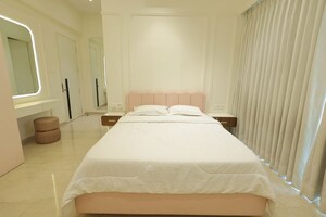 Bedroom in 4 BHK Apartment at Windsor Grande Residences, Andheri West – for Sale