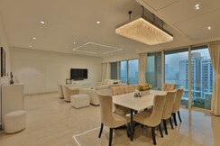 4 BHK + Servant Room Apartment For Sale in Windsor Grande Residences