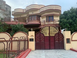 2 BHK Builder Floor For Rent in Laxman Chowk