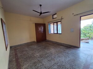 Room in 1 RK Builder Floor at Laxman Chowk – for Rent