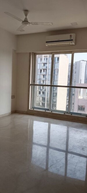 Room in 4 BHK Apartment at Adityaraj Supreme, Chembur – for Rent