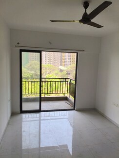 2 BHK + Extra Room Apartment For Rent in Runwal Gardens
