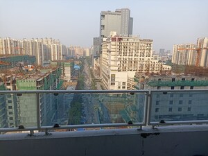  Office Space – Exterior View View at Gaur City Mall, Sector 4 Greater Noida - for Rent