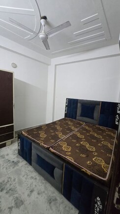 1 BHK Builder Floor For Rent in Freedom Fighters Enclave