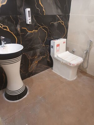 Team Area in 3 BHK Apartment at Preet Colony – for Rent